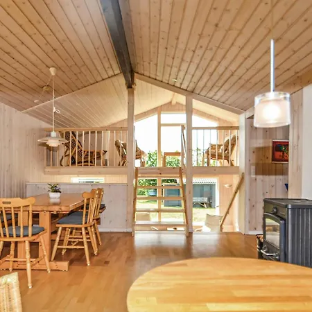 Holiday home Stunning In With House Sea View