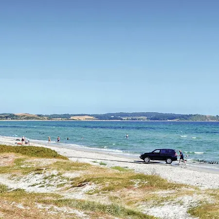 Holiday home Stunning In With House Sea View